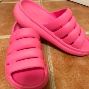Pink Ugg slipper sandals rubber